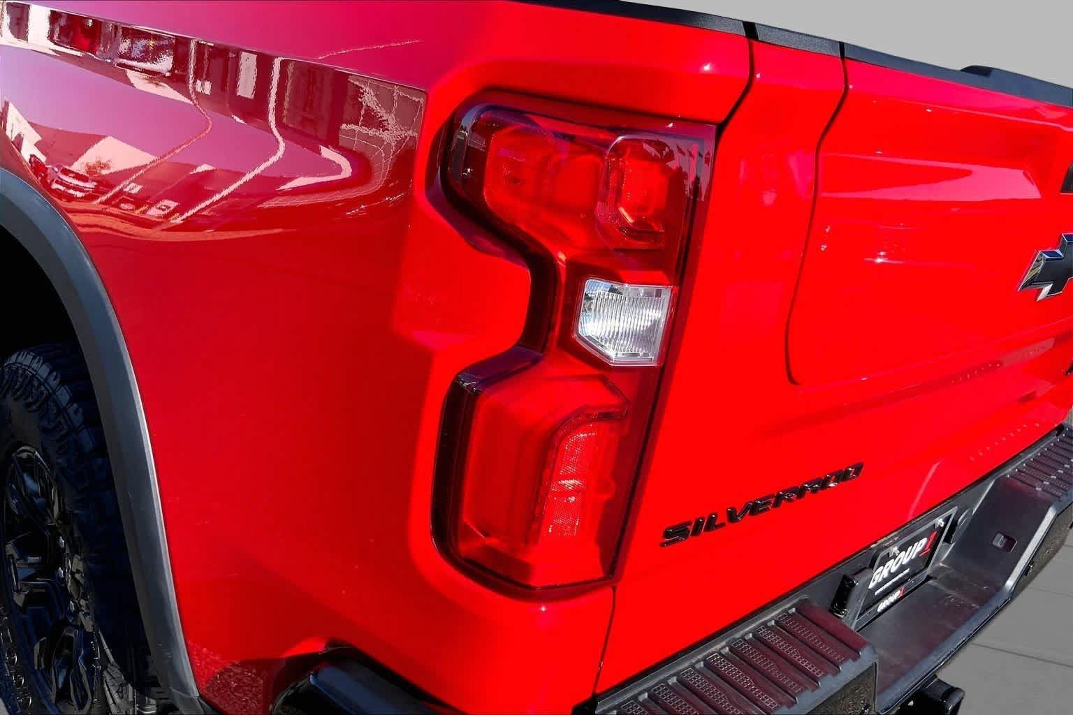Certified 2025 Chevrolet Silverado 1500 ZR2 w/ Technology Package AWD/4WD image 29