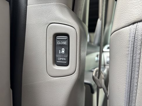 Used 2016 Honda Odyssey EX-L image 49