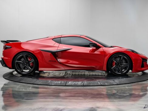 Used 2023 Chevrolet Corvette Z06 w/ Stealth Interior Trim Package RWD image 28