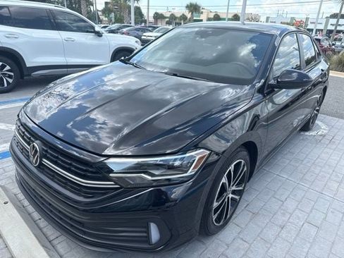 Used 2024 Volkswagen Jetta Sport FWD image 3