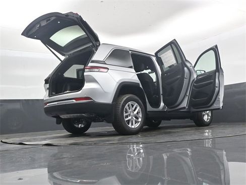 New 2025 Jeep Grand Cherokee Laredo X w/ Luxury Tech Group I image 50