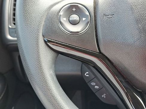 Used 2019 Honda HR-V LX image 22