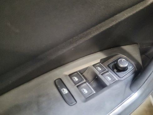 Used 2021 Volkswagen Jetta SE FWD image 26