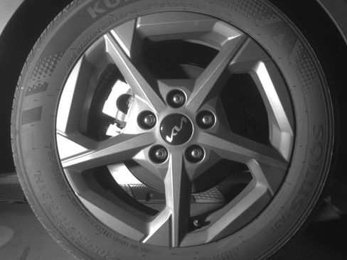 Used 2025 Kia K4 LXS image 15