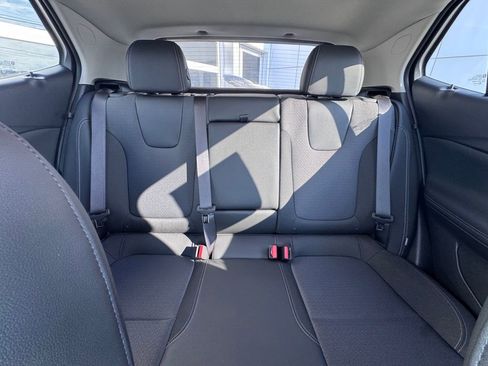 Used 2023 Buick Encore GX Select w/ Sport Touring Package image 23