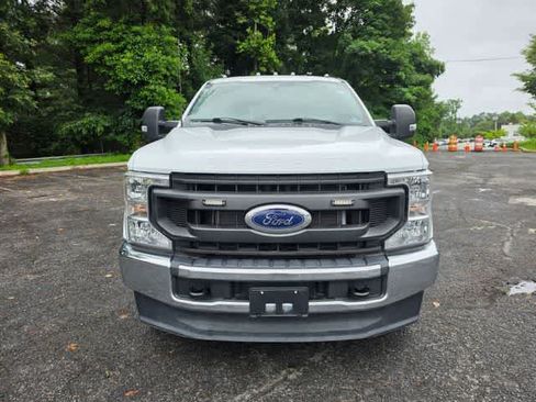 Used 2022 Ford F250 XL w/ Power Equipment Group AWD/4WD image 2