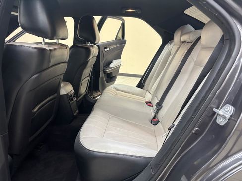 Used 2017 Chrysler 300 S RWD image 21