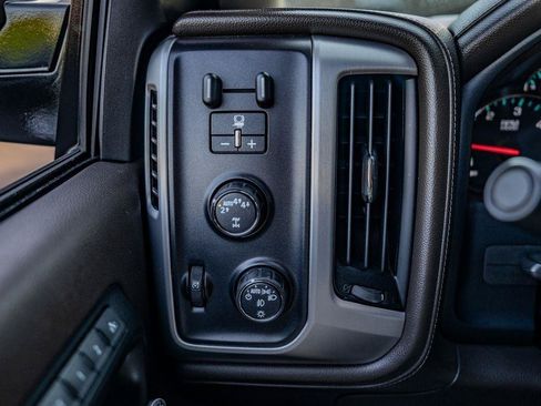 Used 2018 GMC Sierra 1500 SLT AWD/4WD image 30