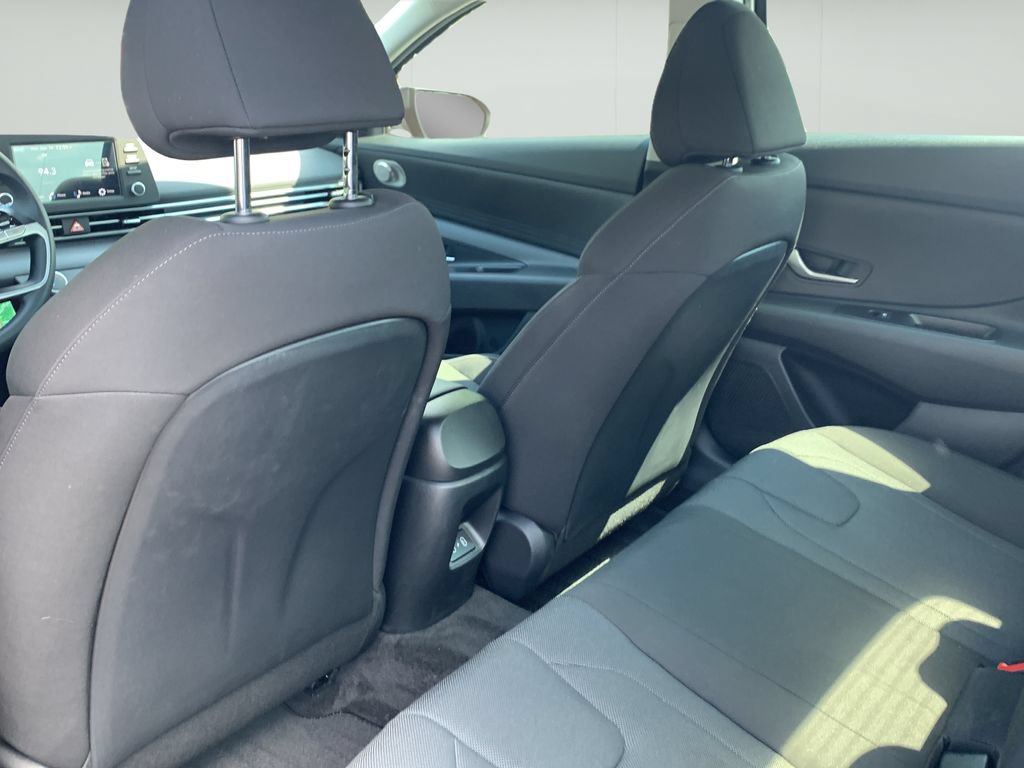 Certified 2026 Hyundai Elantra SE FWD image 17