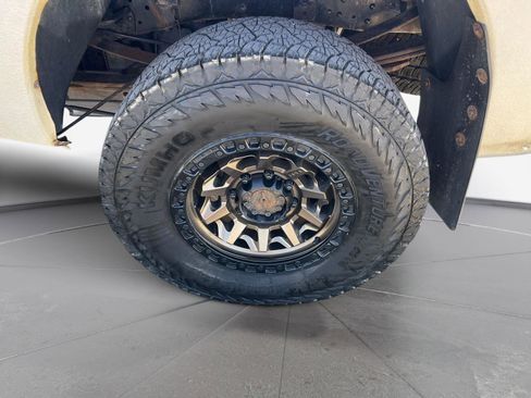 Used 2013 Ford F350 Lariat image 12