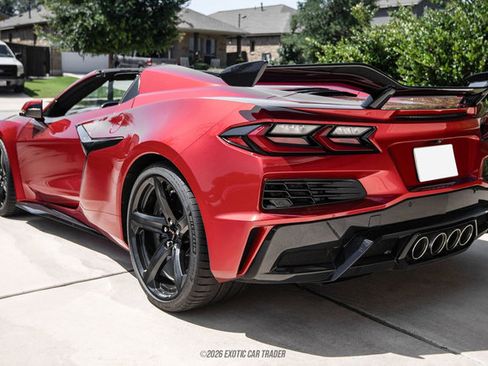 Used 2023 Chevrolet Corvette Z06 w/ Z07 Performance Package RWD image 6
