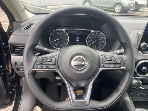Used 2025 Nissan Sentra SV FWD image 29