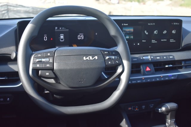 New 2026 Kia K4 FWD image 17