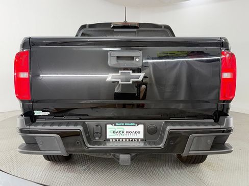 Used 2019 Chevrolet Colorado Z71 w/ Z71 Midnight Edition AWD/4WD image 8