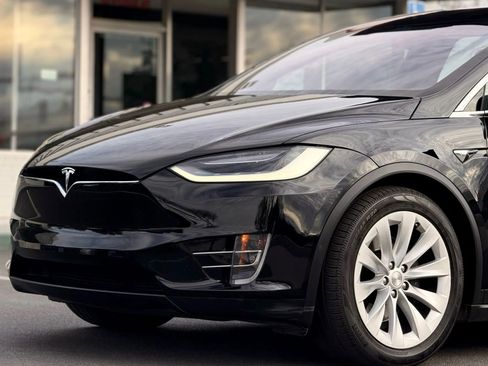 Used 2020 Tesla Model X Long Range image 4