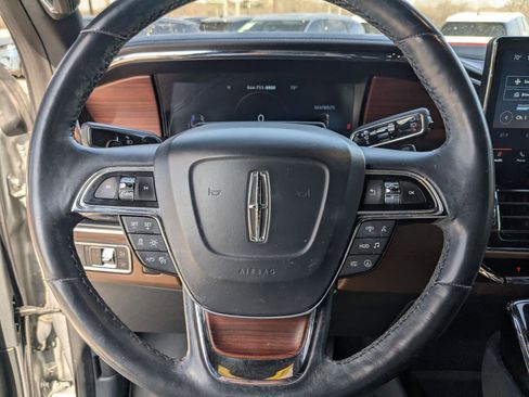 Used 2022 Lincoln Navigator Reserve image 13