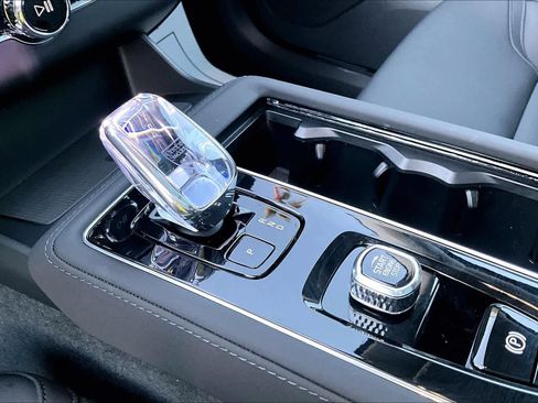 Used 2026 Volvo XC90 B5 Core image 16