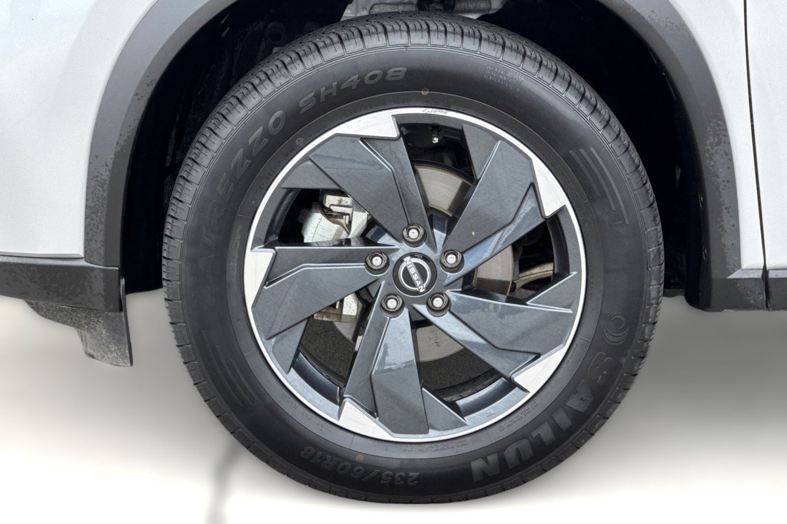 Used 2025 Nissan Rogue SV AWD/4WD image 13