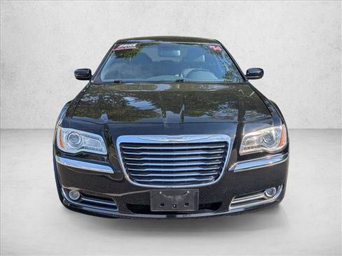 Used 2014 Chrysler 300 w/ Driver Convenience Group RWD image 2