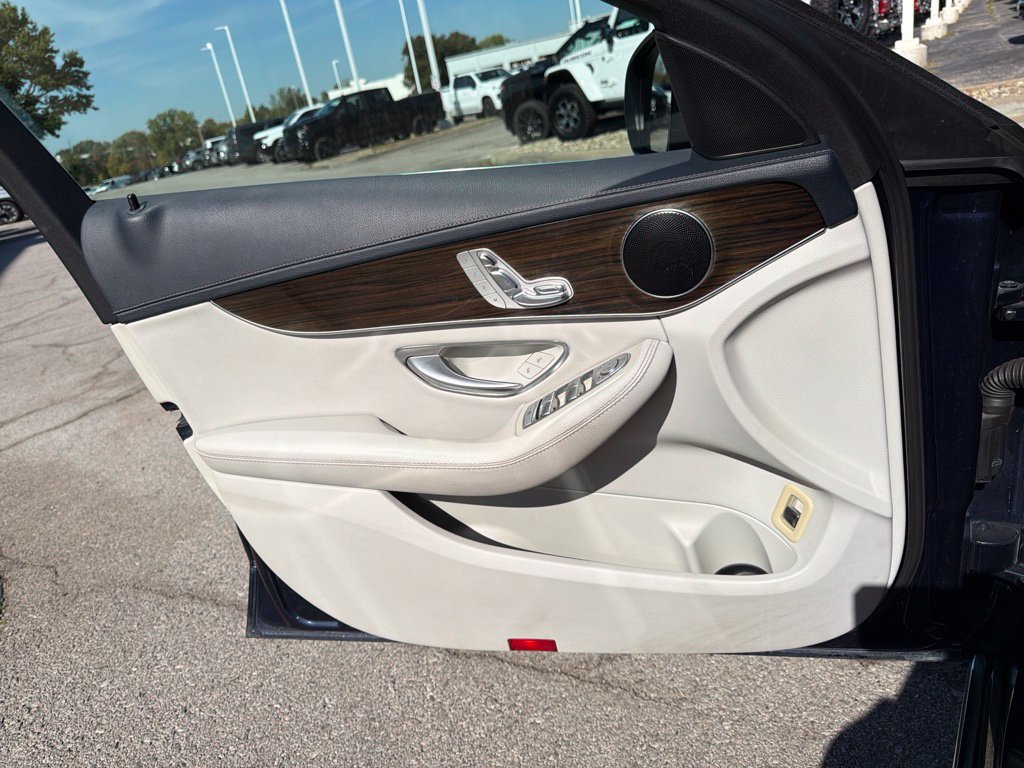 Used 2016 Mercedes-Benz C 300 Sedan image 27