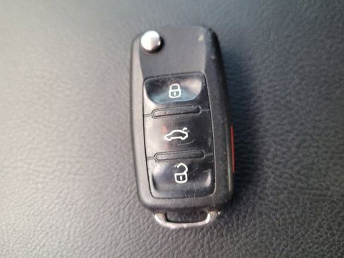 Used 2016 Volkswagen Passat 1.8T SE image 32