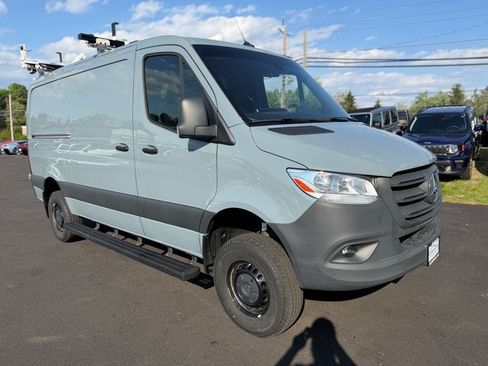 Used 2024 Mercedes-Benz Sprinter 2500 image 2