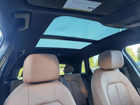 Used 2022 Audi Q3 2.0T Premium Plus w/ Premium Plus Package image 3