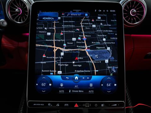 Used 2022 Mercedes-Benz SL 55 AMG 4MATIC w/ Driver Assistance Package image 74