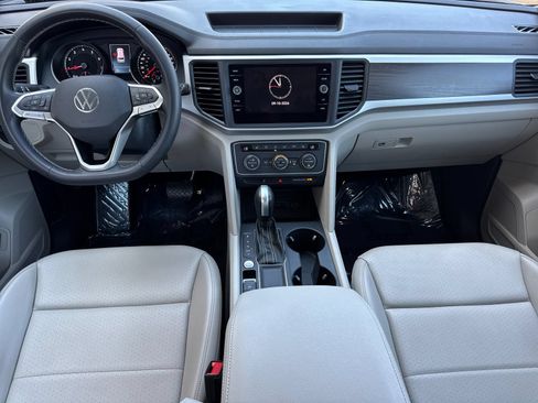 Used 2021 Volkswagen Atlas SE w/ Panoramic Sunroof Package FWD image 15