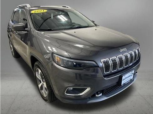 Used 2021 Jeep Cherokee Limited w/ Elite Package AWD/4WD image 8