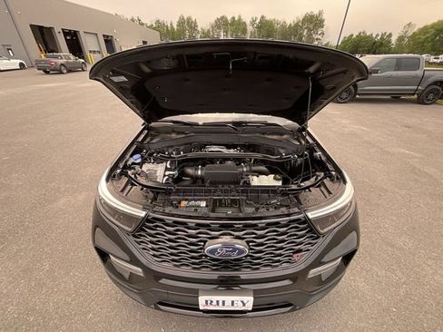 Used 2023 Ford Explorer ST w/ Equipment Group 401A AWD/4WD image 28