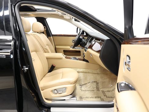 Used 2010 Rolls-Royce Ghost RWD image 89