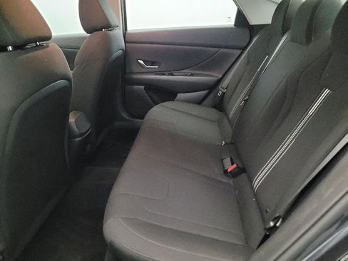 Used 2021 Hyundai Elantra SEL image 18