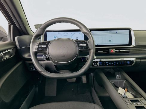 Used 2024 Hyundai Ioniq 6 SE RWD image 17