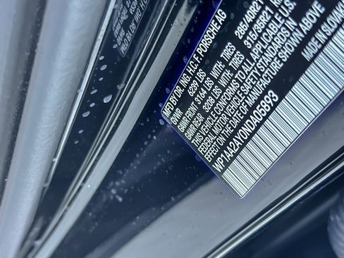 Used 2022 Porsche Cayenne Platinum Edition image 28