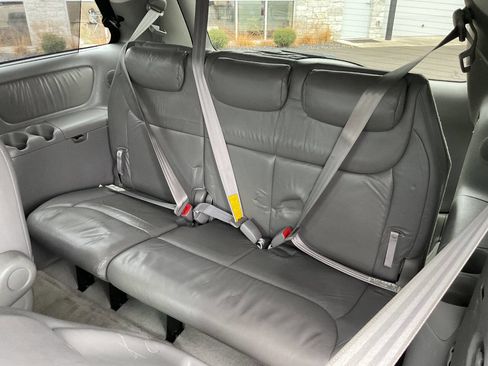 Used 2004 Toyota Sienna XLE image 26