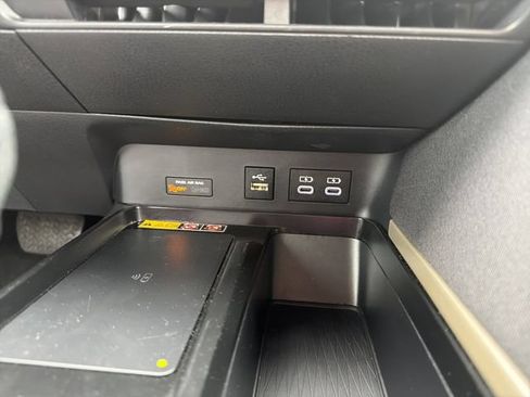 Used 2025 Toyota Camry LE FWD image 28