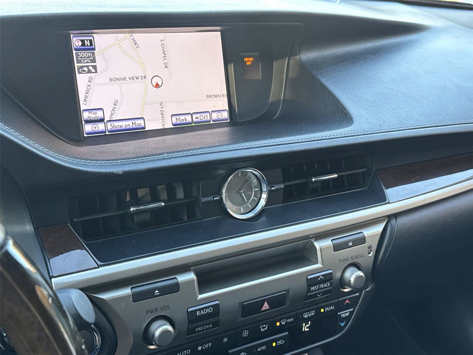 Used 2014 Lexus ES 350 w/ Luxury Package FWD image 23