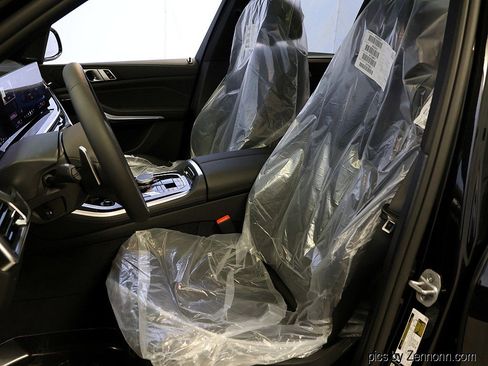 New 2026 BMW X5 xDrive40i w/ M Sport Package image 10