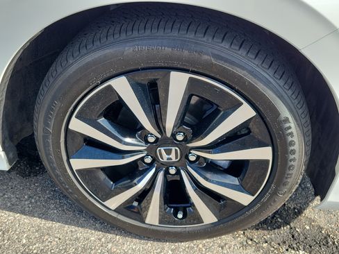Used 2024 Honda Civic EX image 8