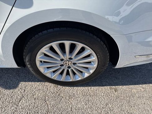 Used 2017 Volkswagen Passat 1.8T SE image 25