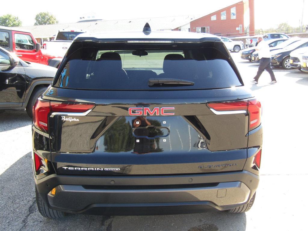Used 2026 GMC Terrain Elevation AWD/4WD image 4