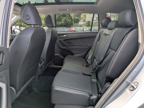 Used 2023 Volkswagen Tiguan SE w/ Panoramic Sunroof Package AWD/4WD image 27