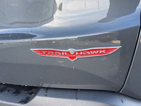 Used 2022 Jeep Renegade Trailhawk image 9