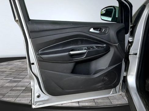 Used 2017 Ford Escape SE FWD image 17