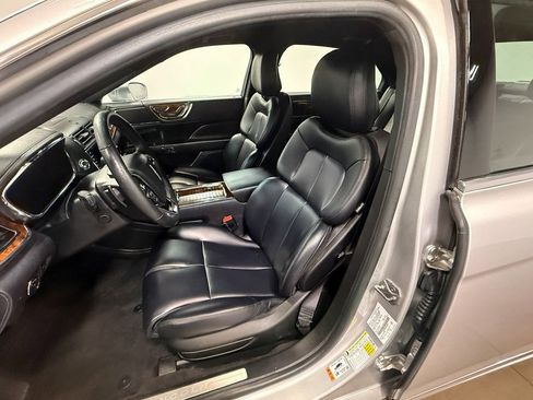 Used 2019 Lincoln Continental Premiere image 12