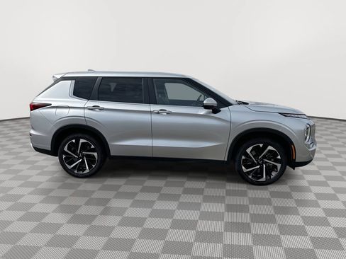 Used 2024 Mitsubishi Outlander SE Black Edition AWD/4WD image 11