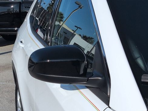 Certified 2024 Jeep Compass Latitude image 11