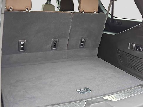 Used 2021 Chevrolet Suburban High Country image 23