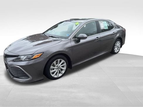 Used 2024 Toyota Camry LE image 2